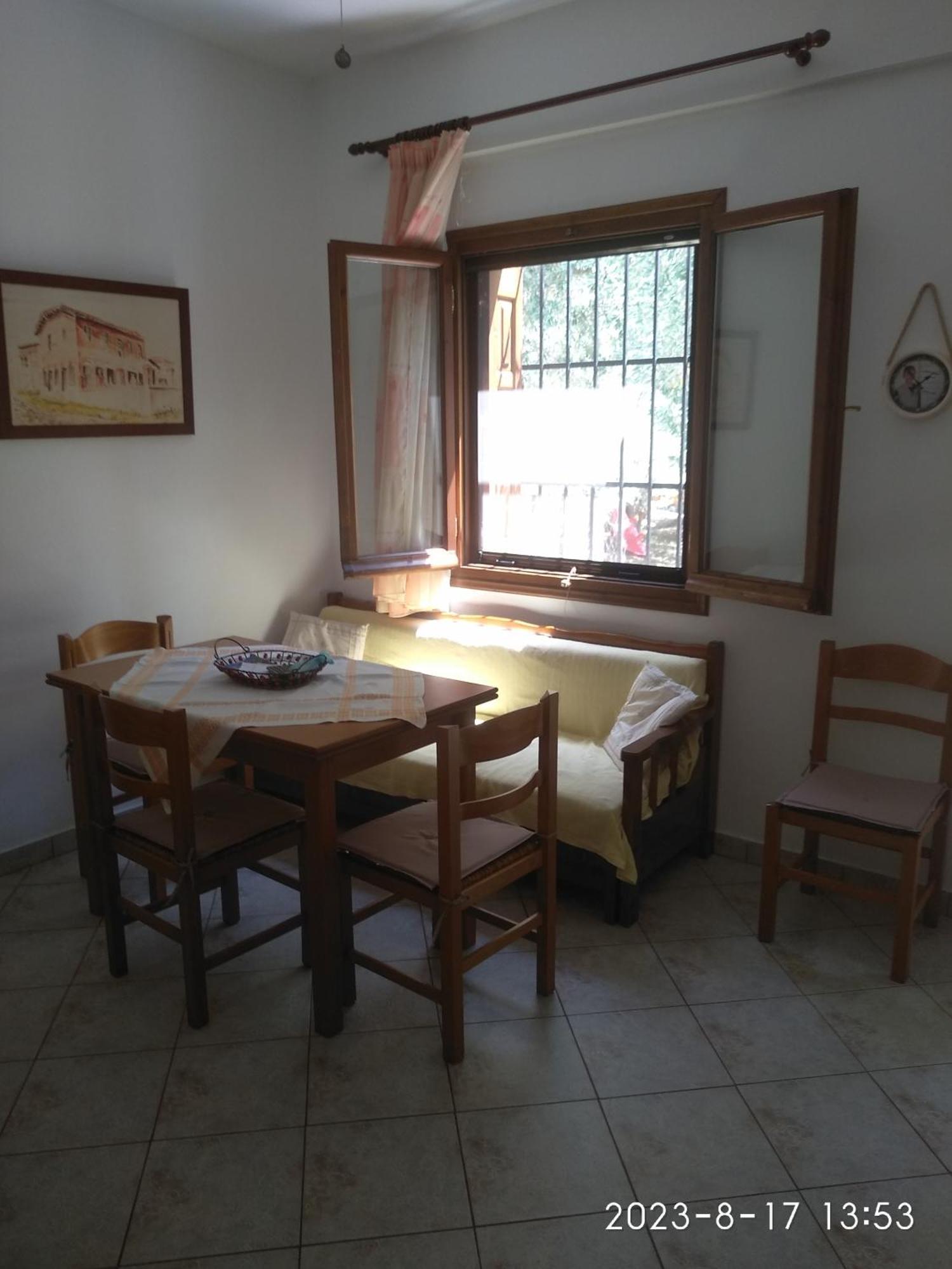 The Small House In The Olive Grove Лефокастро Екстериор снимка
